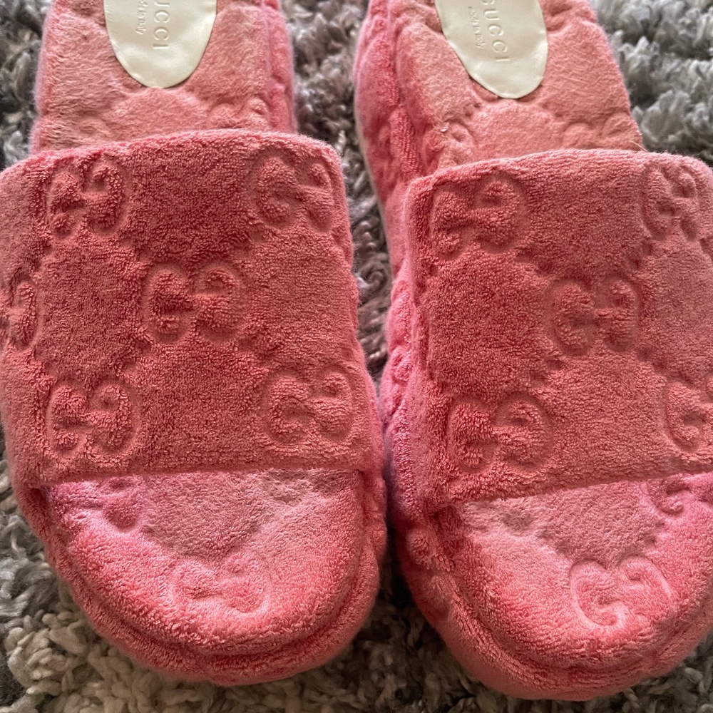 Gucci GG Platform Slides